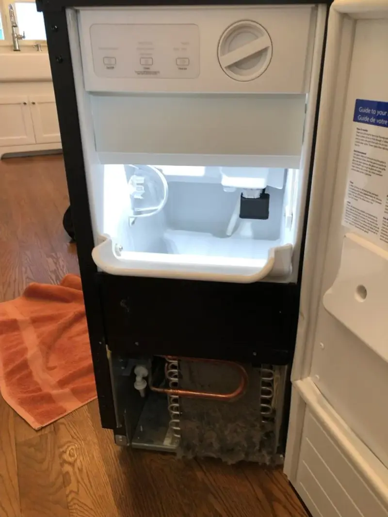 Mr. Fixer technician: ice maker repair